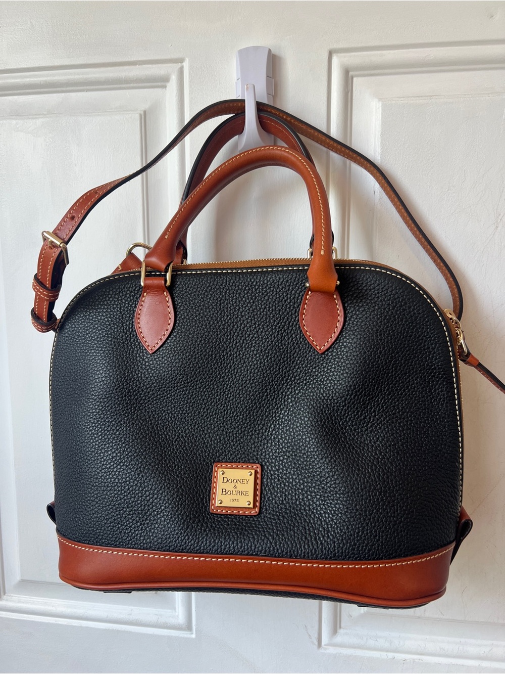 Dooney & Bourke Pebble Grain ( R343BL) NWT